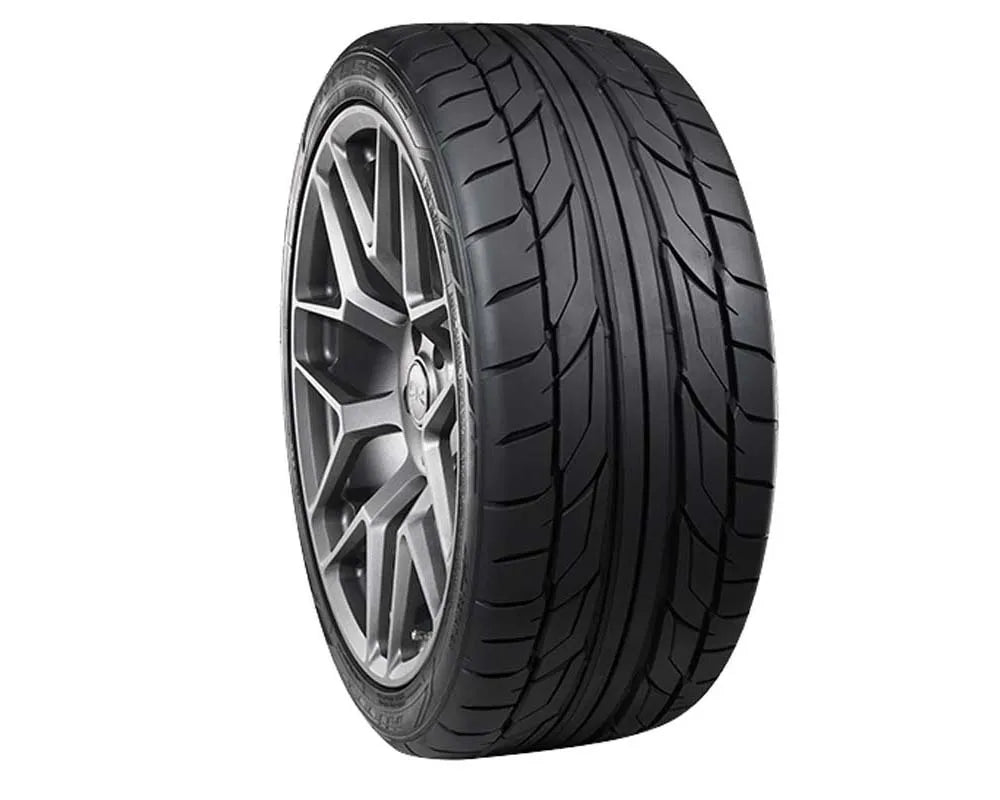 Nitto NT555 G2 Tire 235/35ZR20 92W XL